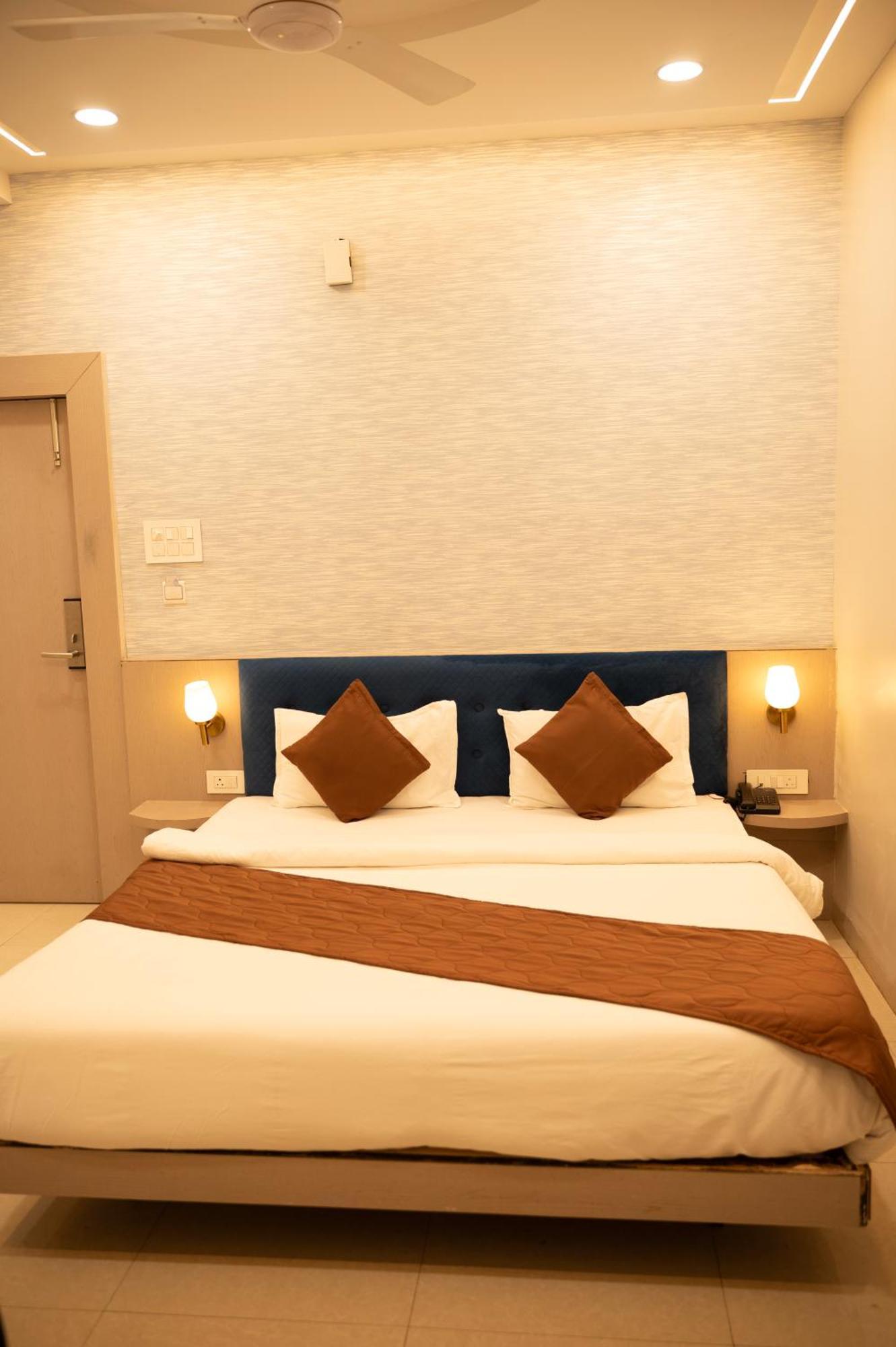 Hotel Manaal Akolia Buitenkant foto