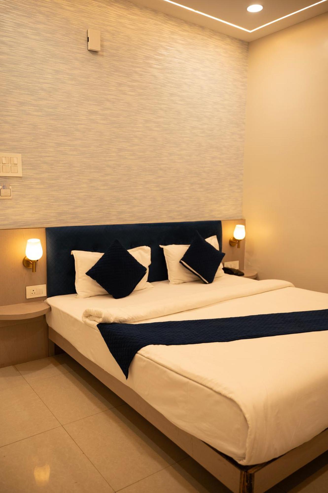 Hotel Manaal Akolia Buitenkant foto