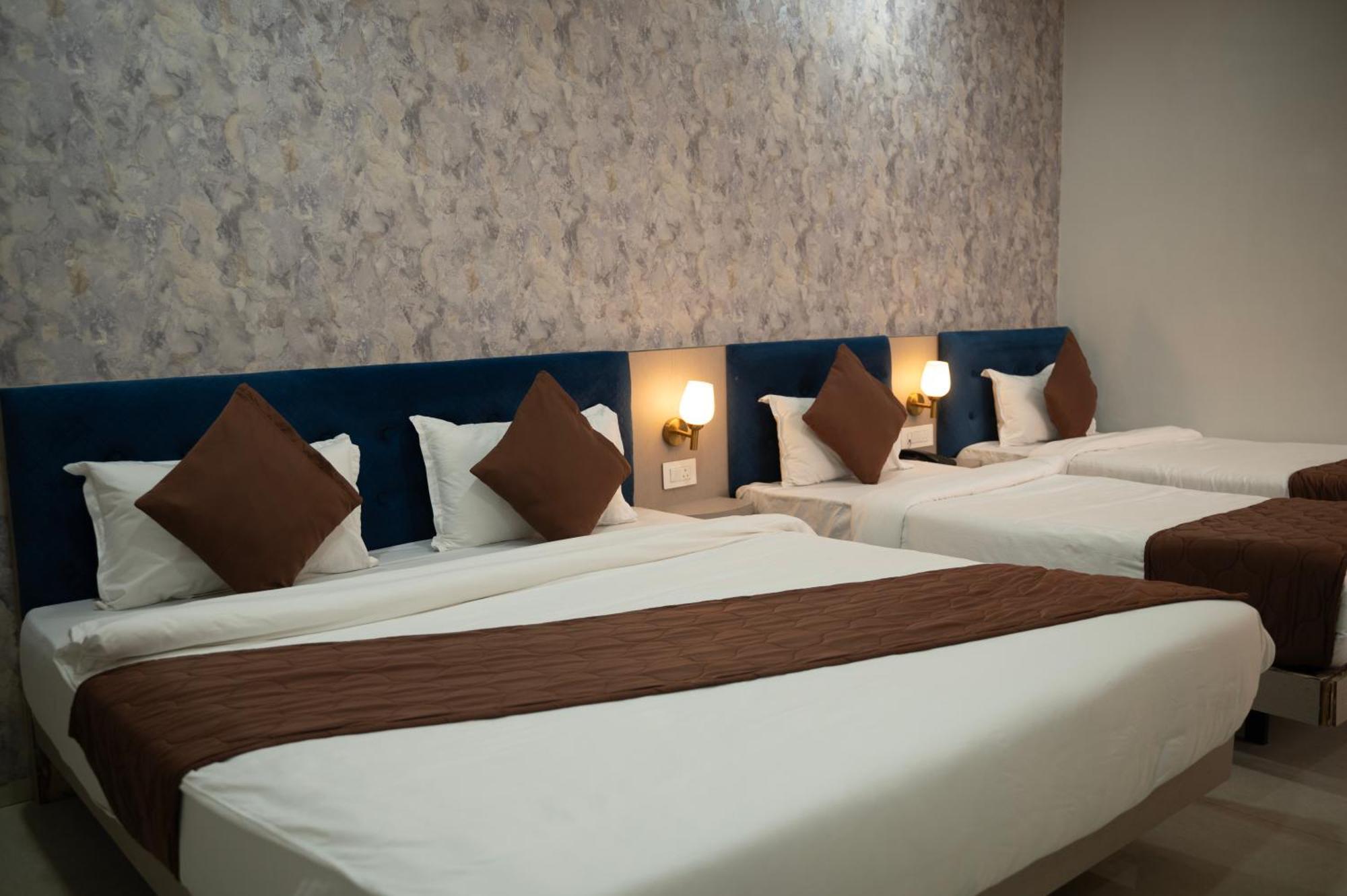 Hotel Manaal Akolia Buitenkant foto