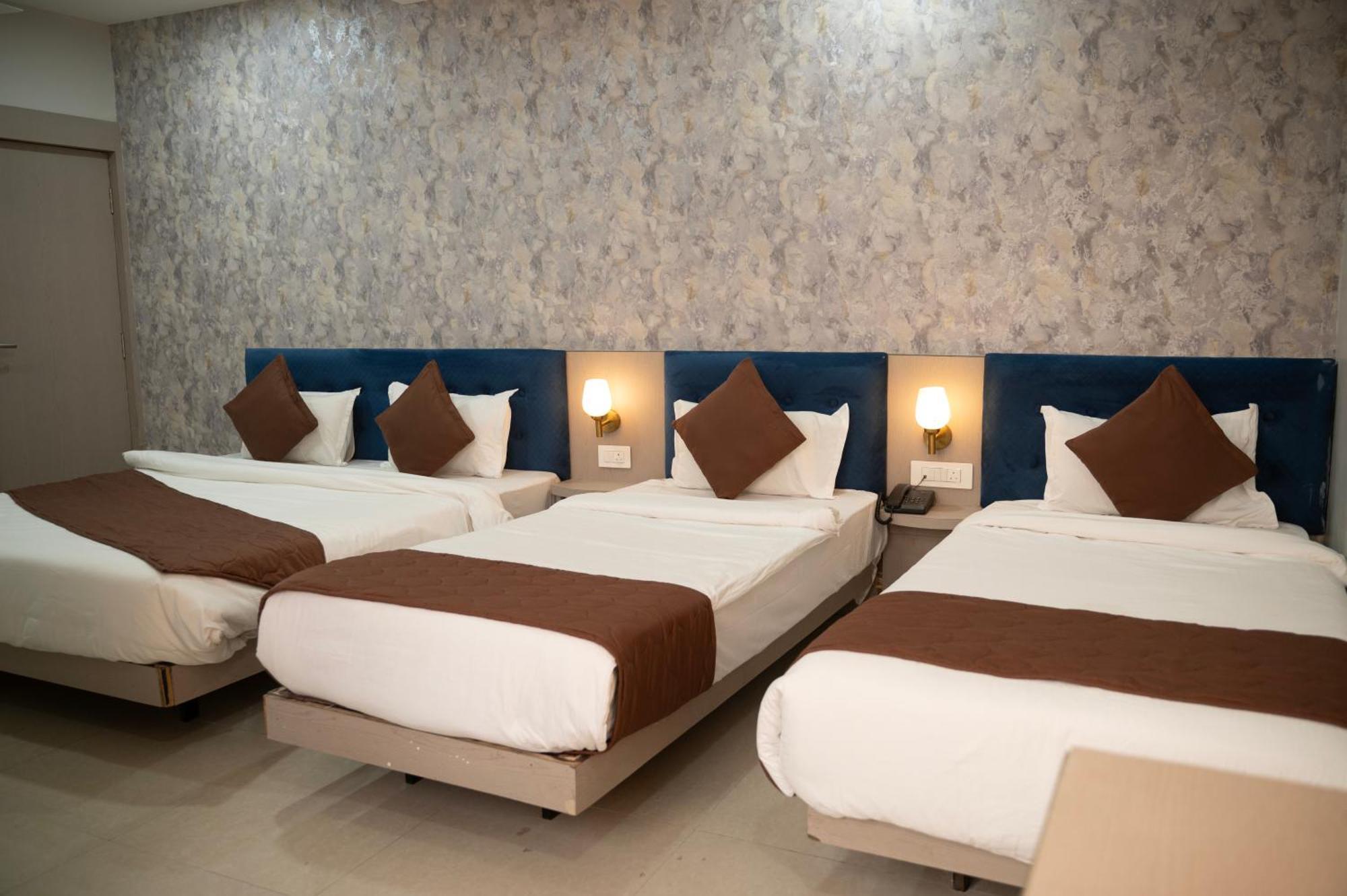 Hotel Manaal Akolia Buitenkant foto
