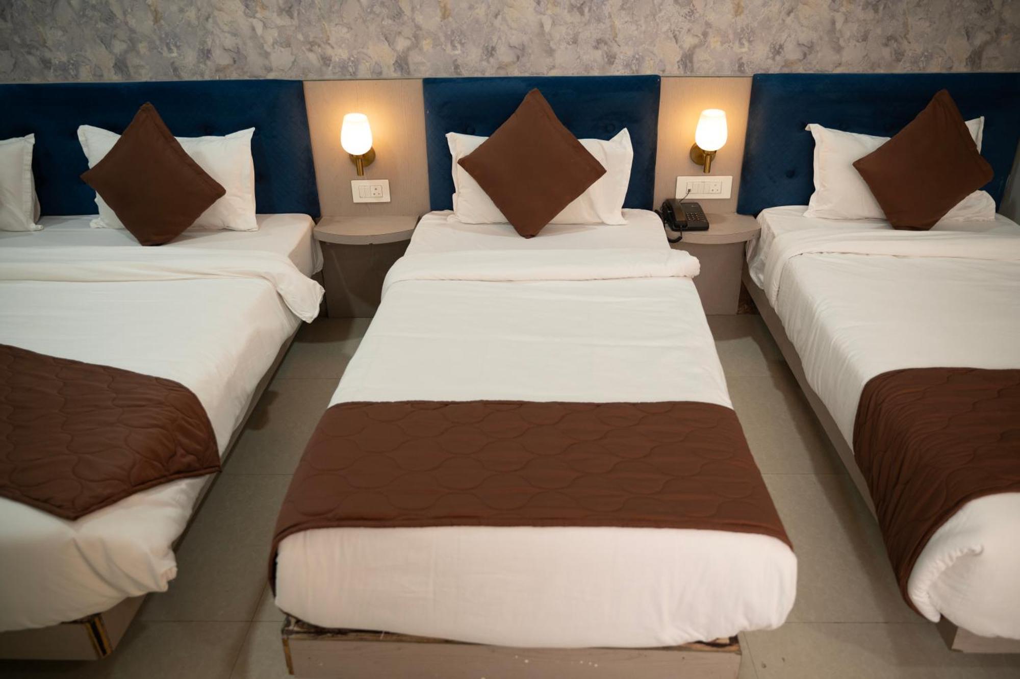 Hotel Manaal Akolia Buitenkant foto