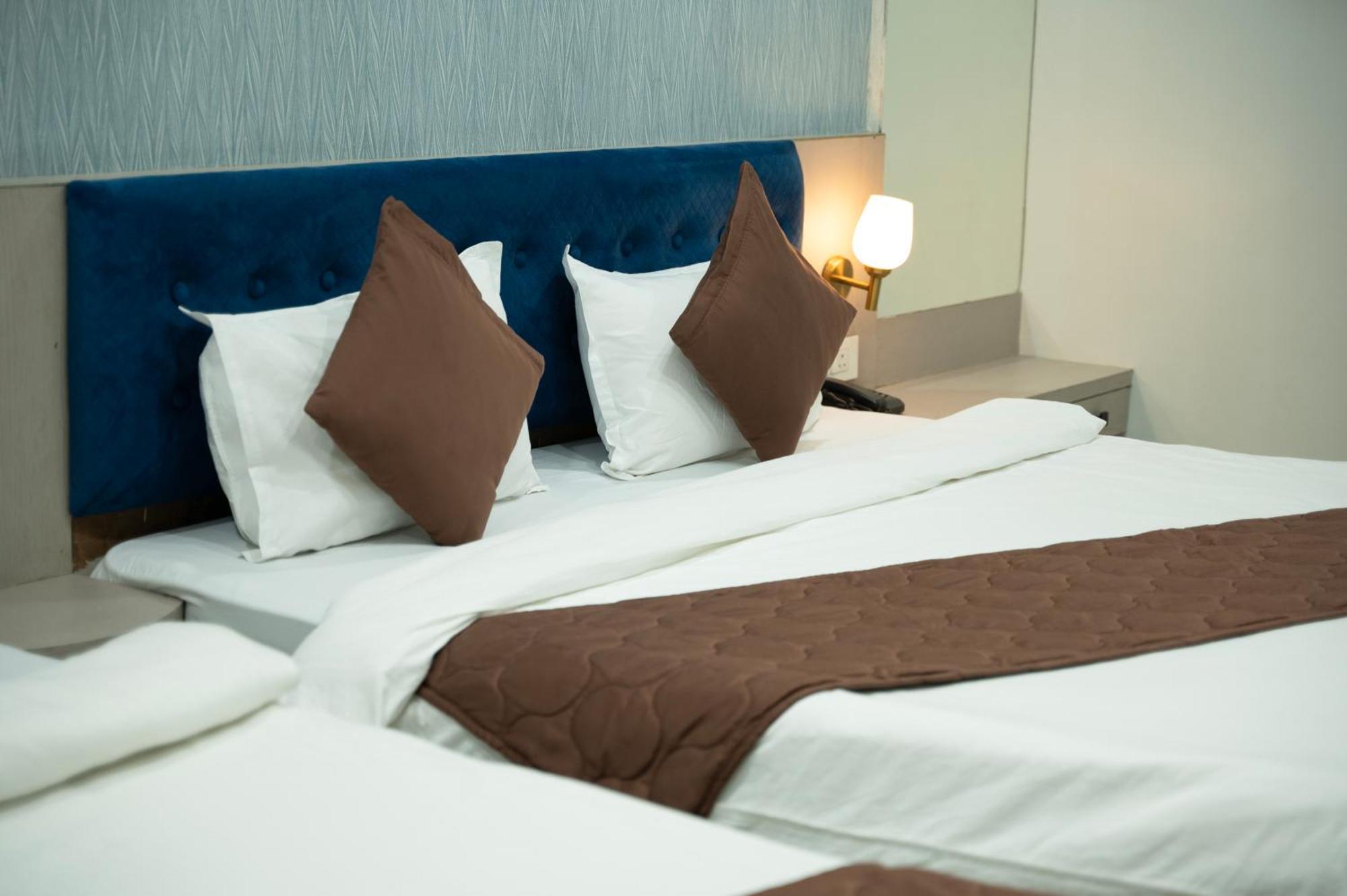 Hotel Manaal Akolia Buitenkant foto