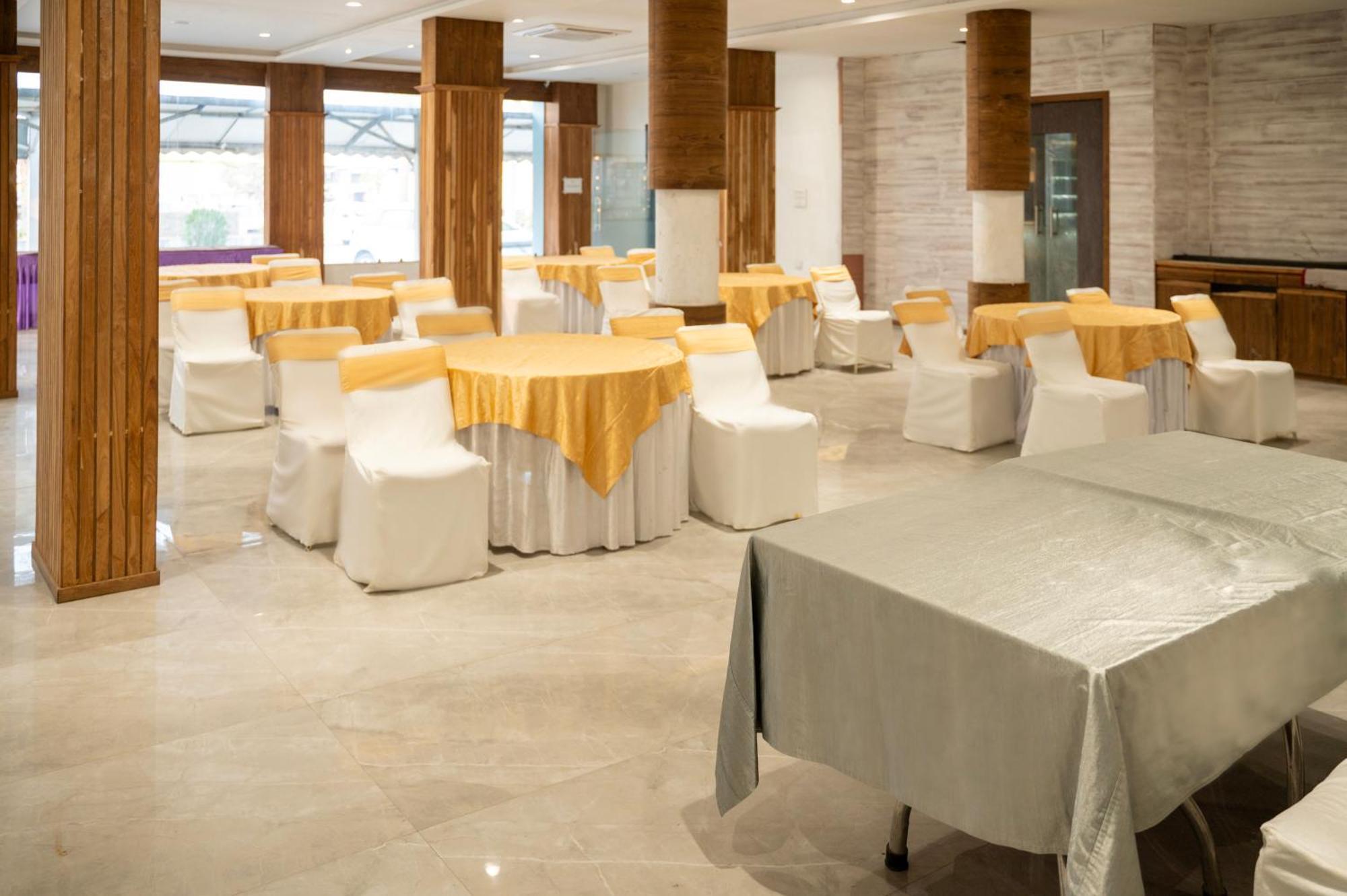 Hotel Manaal Akolia Buitenkant foto
