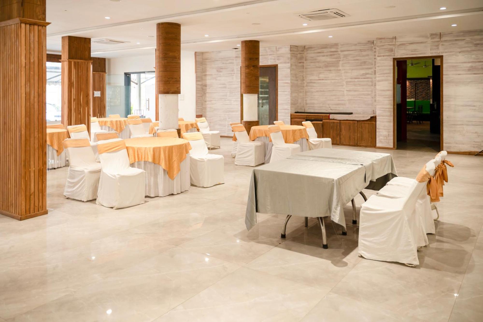 Hotel Manaal Akolia Buitenkant foto