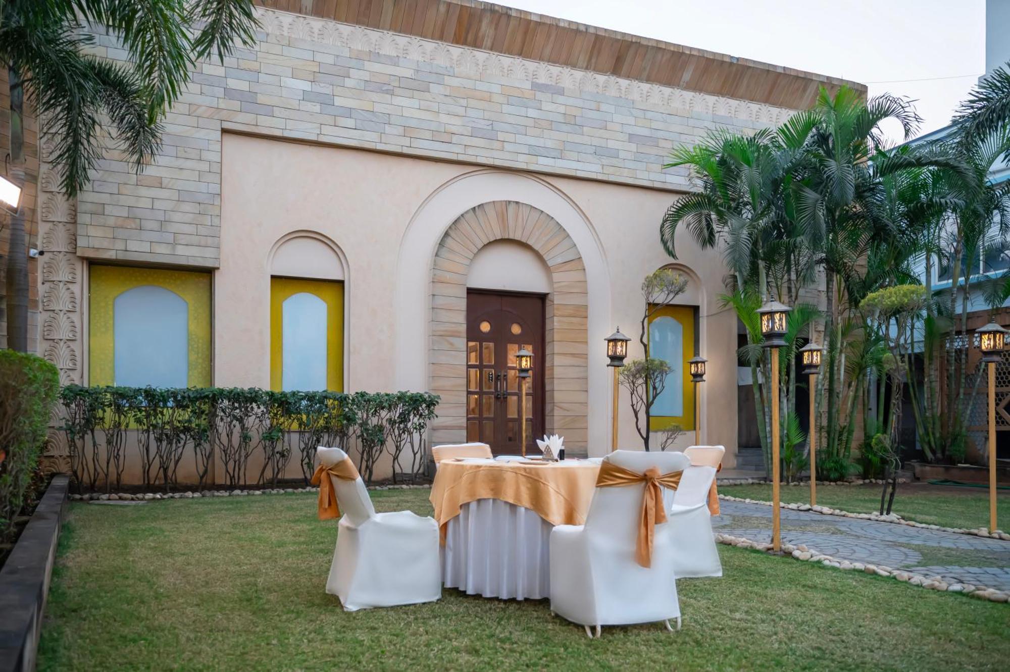 Hotel Manaal Akolia Buitenkant foto